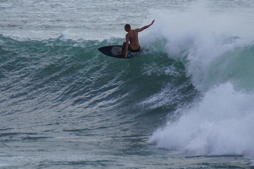 Sunset Surfing Beach Resort Матара Екстер'єр фото